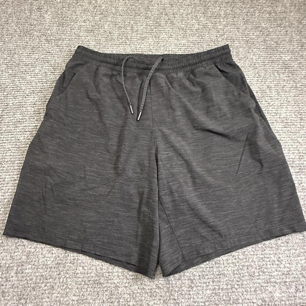 Lululemon Shorts Mens 2XL Gray Lined 9 In Inseam Athletic Running Training Gym